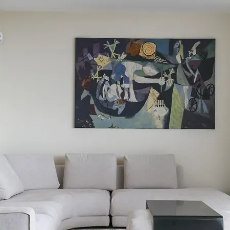 Modern Pedro, Higueron Reserve Фуэнхирола