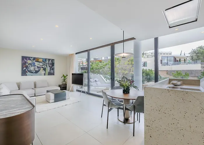 Modern Pedro, Higueron Reserve Фуэнхирола